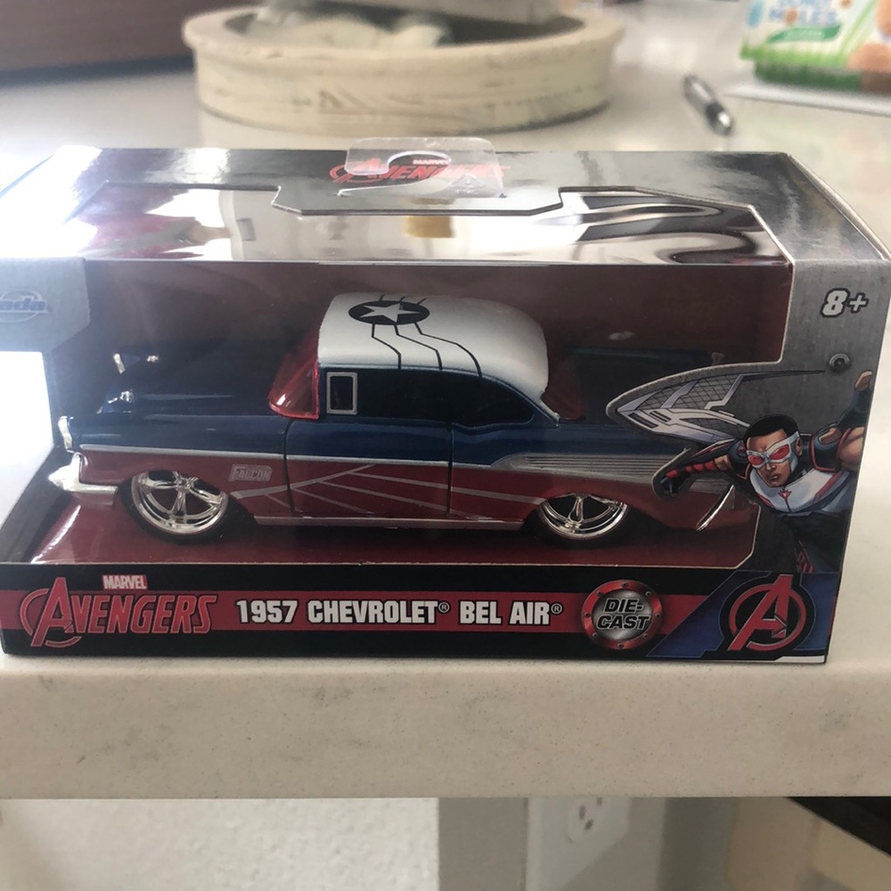 Marvel Avengers 1957 Chevrolet Bel Air Die-Cast Model